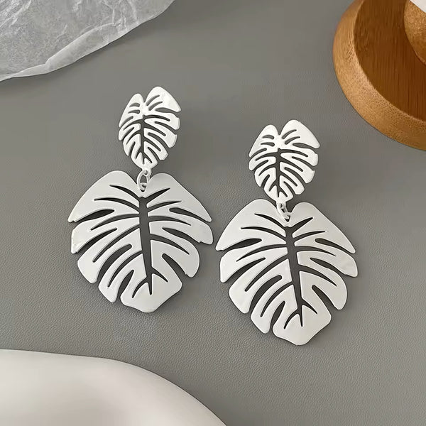 Aretes Blanco Colgantes Doble Hoja Monstera