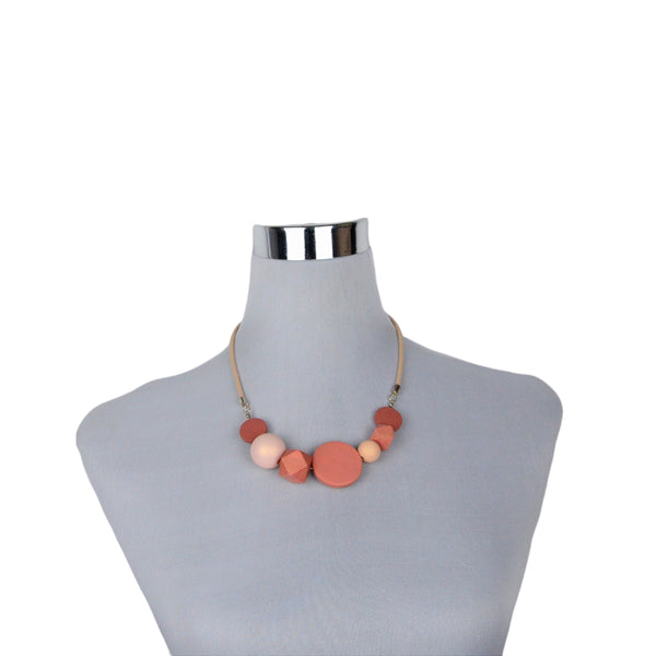 Collar con Formas Geométricas Circulares